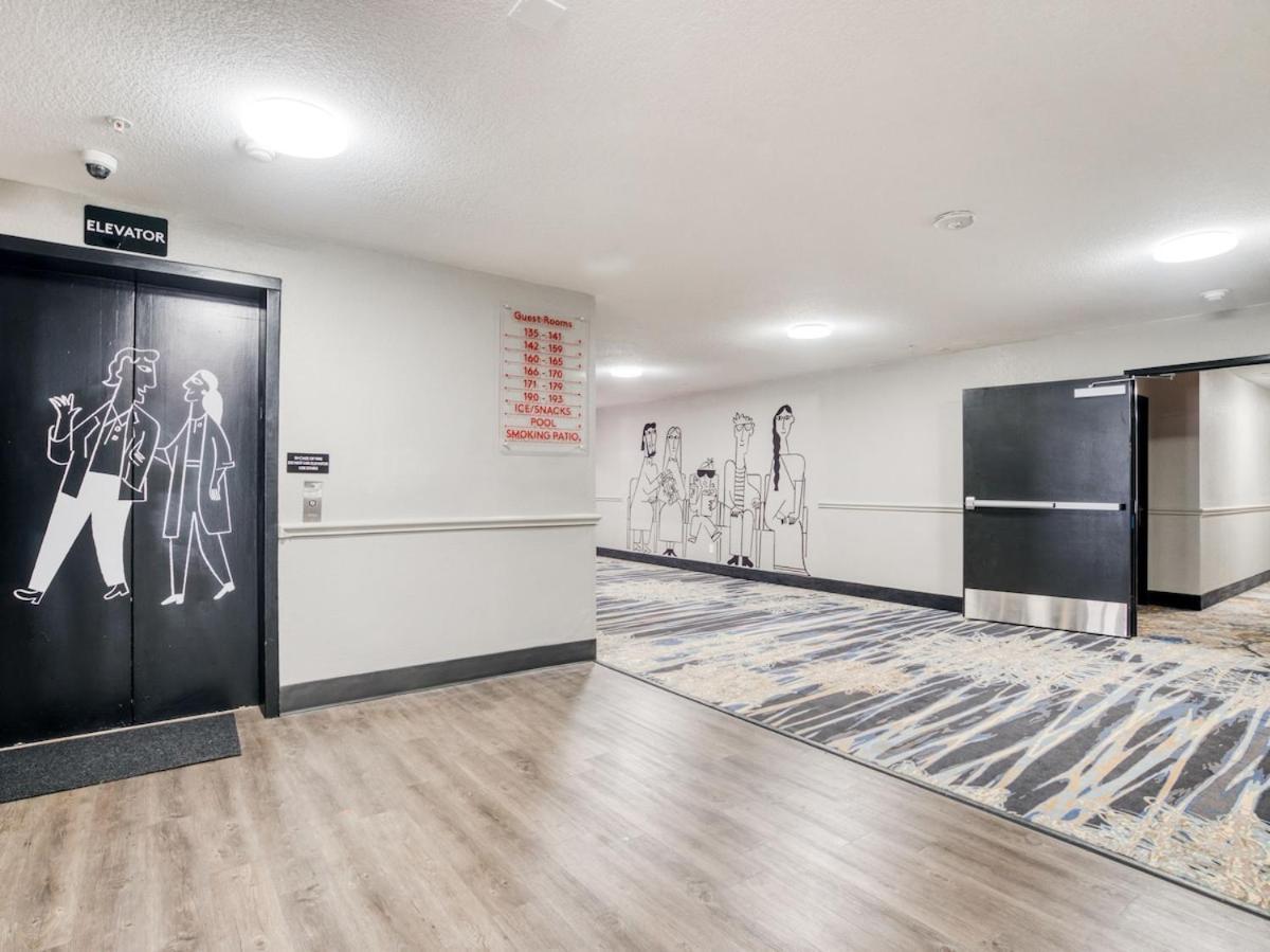 Alexis Hotel & Banquets Dallas Park Central Galleria المظهر الخارجي الصورة